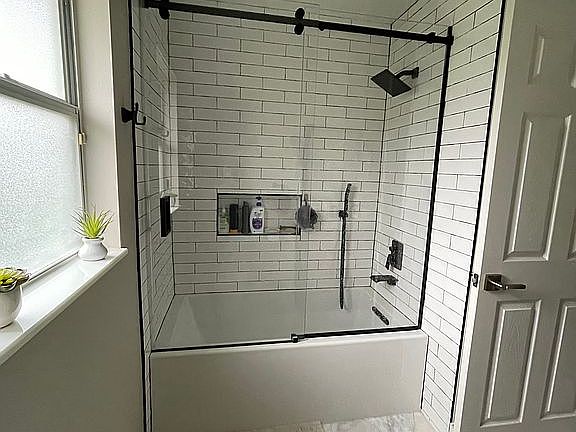 3rd image of 8003 Landgrove Ct