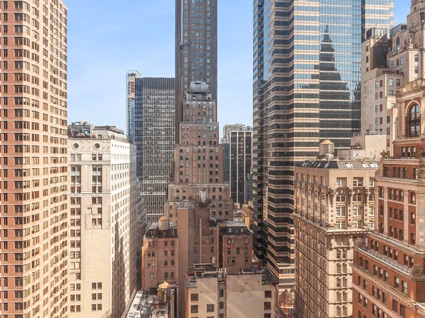 20 Pine Street image 2 of 6