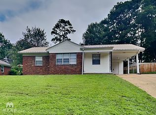 1402 Moss Point Dr, Southaven, MS 38671