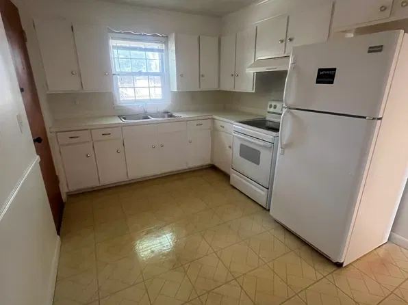 110 Summit St, Pawtucket, RI