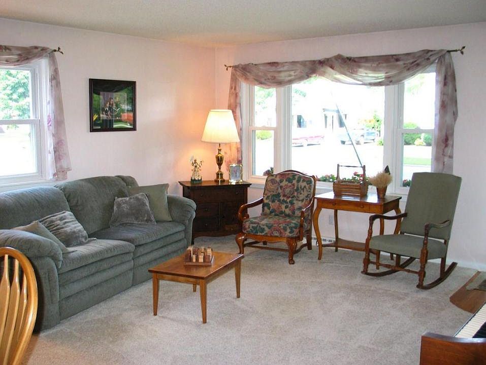 2nd image of 619 15th Ave S