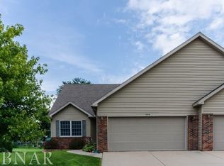 104 Lucern Dr, Bloomington, IL