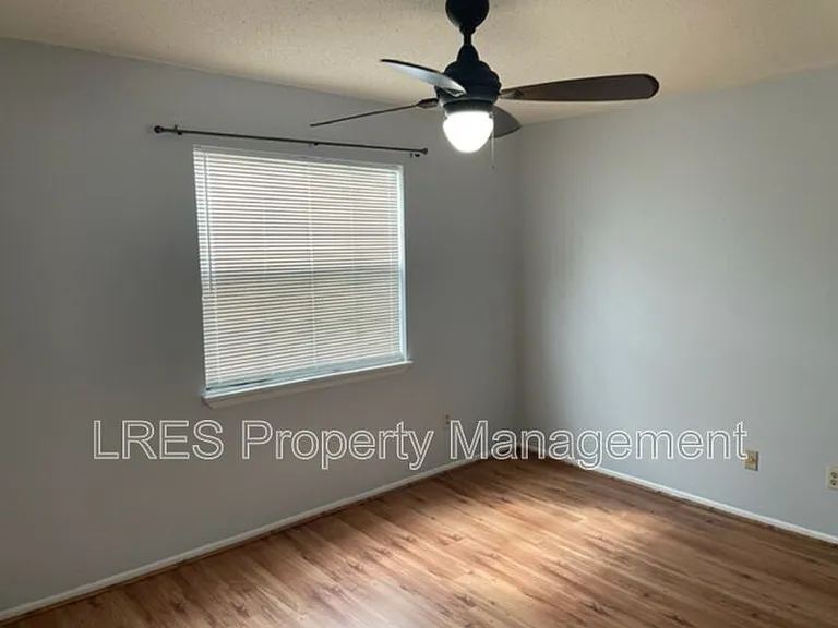 4587 Lighthouse Cir — Photo 8
