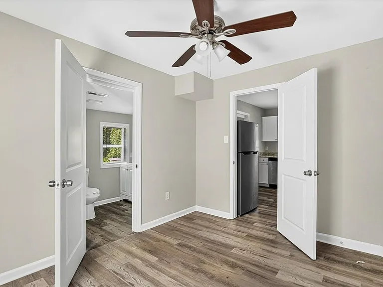 403 Spring Ct — Photo 13