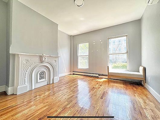 1st image of 62 Vernon Ave Floor 1