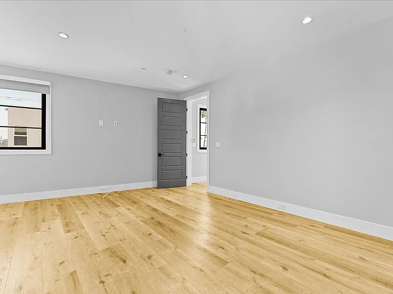 1348 S Burnside Ave #4 — Photo 9