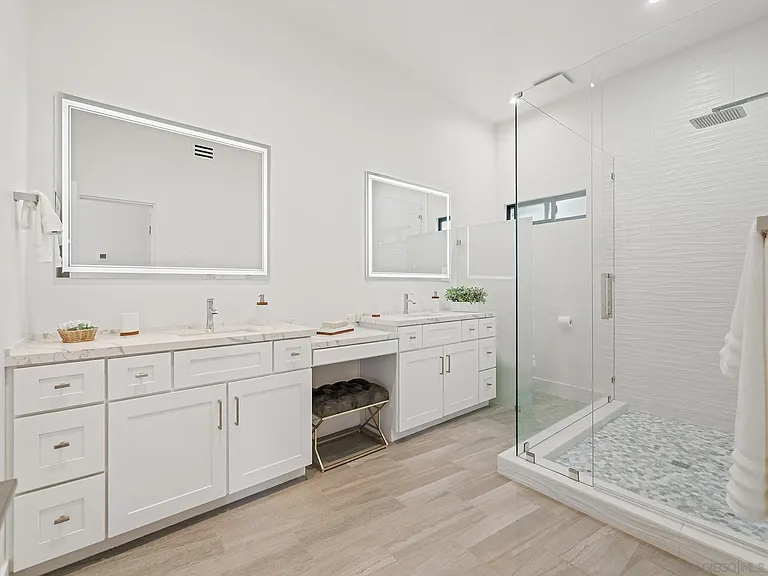 4386 Newport Ave — Photo 16