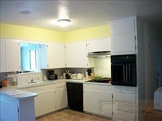 2nd image of 213 E Dunkin Cir