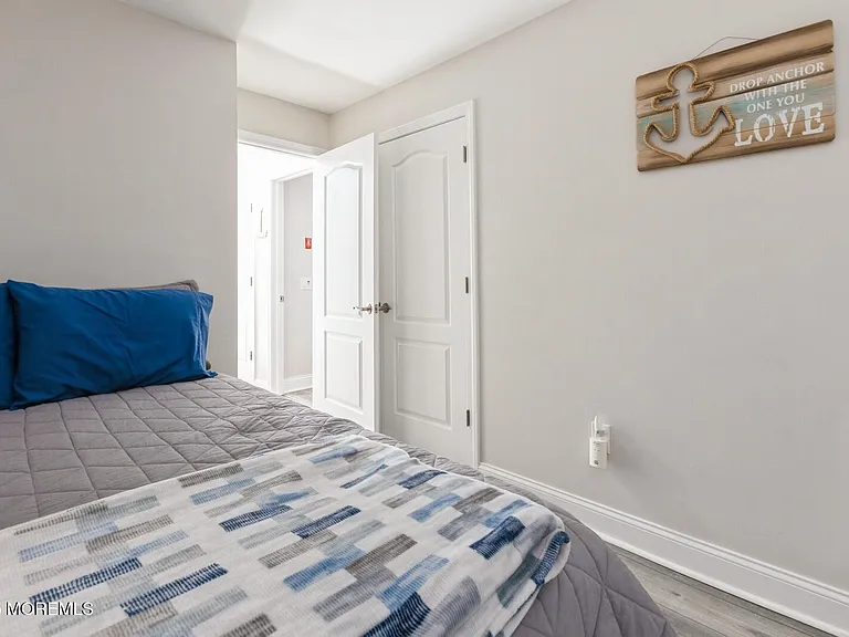 22 Longpoint Dr — Photo 30