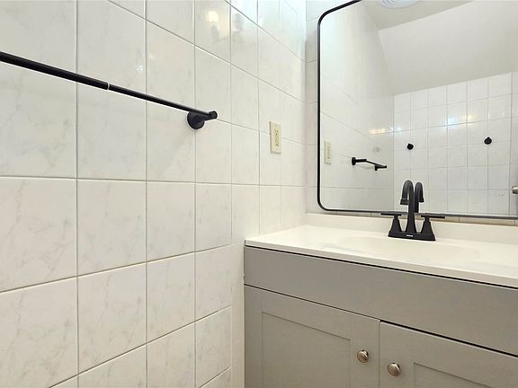 5th image of 94059 Anania Dr APT 119