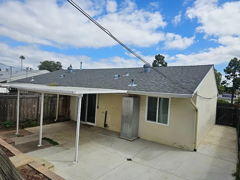 3936 Clairemont Dr — Photo 9