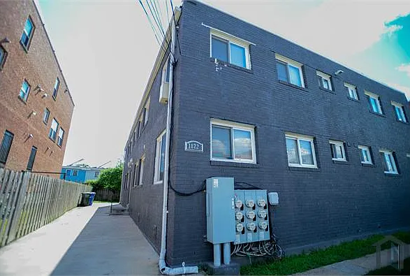 2 bed, 750 sqft, $2,750 — Photo 2
