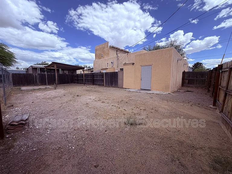 3350 N Chapel Ave — Photo 2
