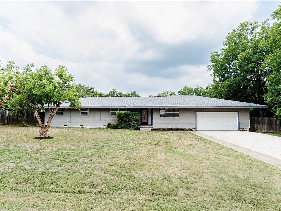 1st image of 208 E Stegall Dr