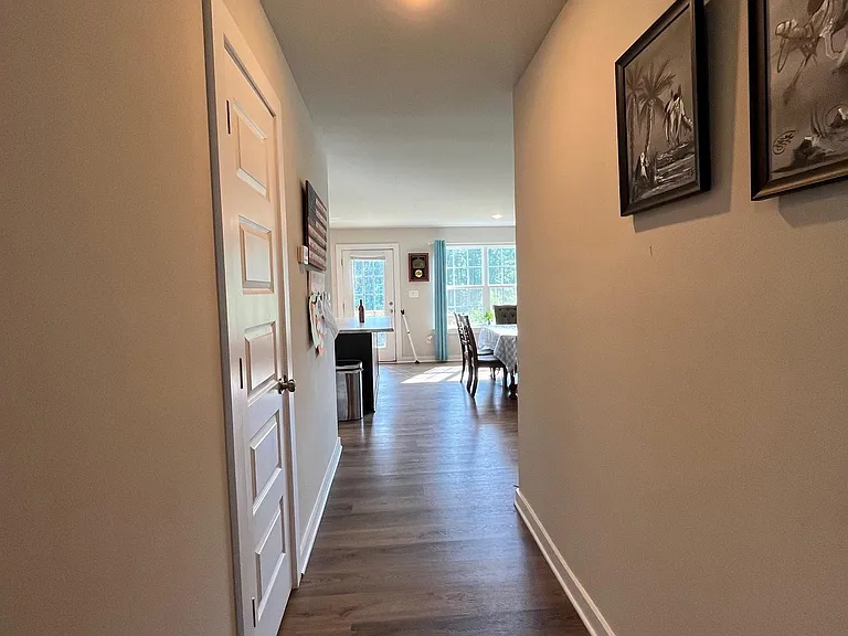 198 Riva Way — Photo 3