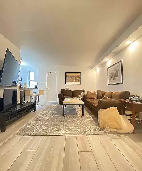 1st image of 250 E 65th St APT 8D