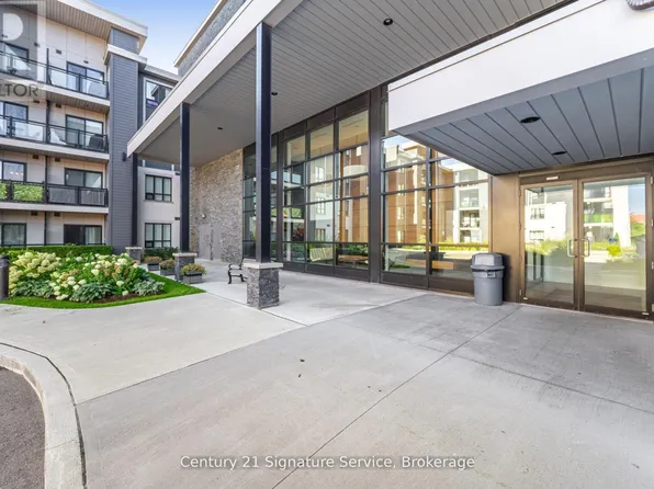 3170 Erin Mills Pkwy Unit 401, Mississauga, ON L5L 0B6