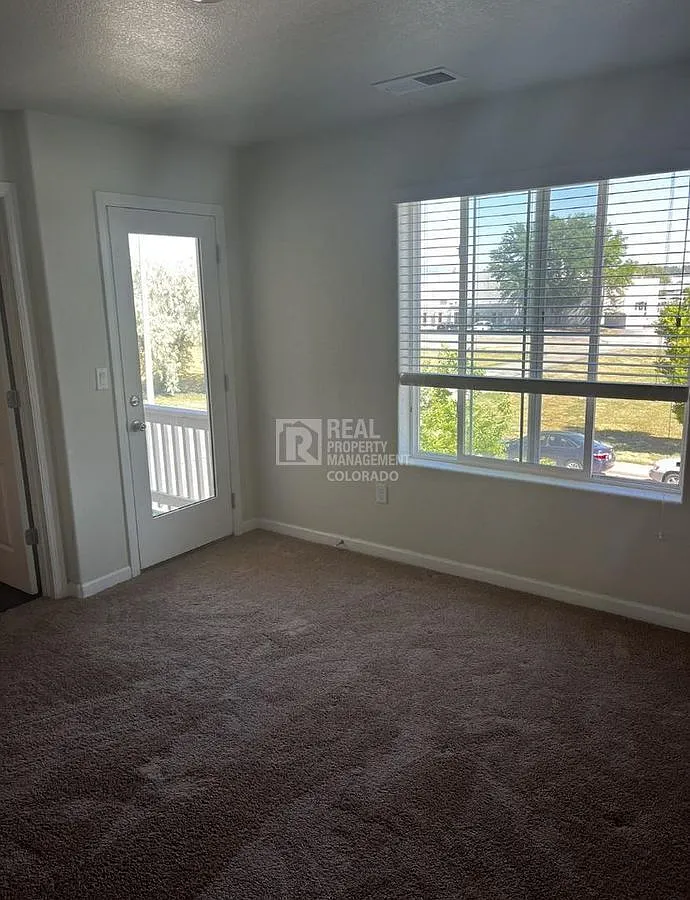 Modern 2 Story Townhome at 1437 Kansas Ave — Photo 4
