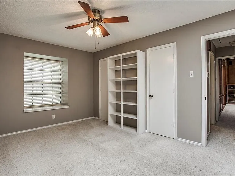 4401 Fremont Ln — Photo 9