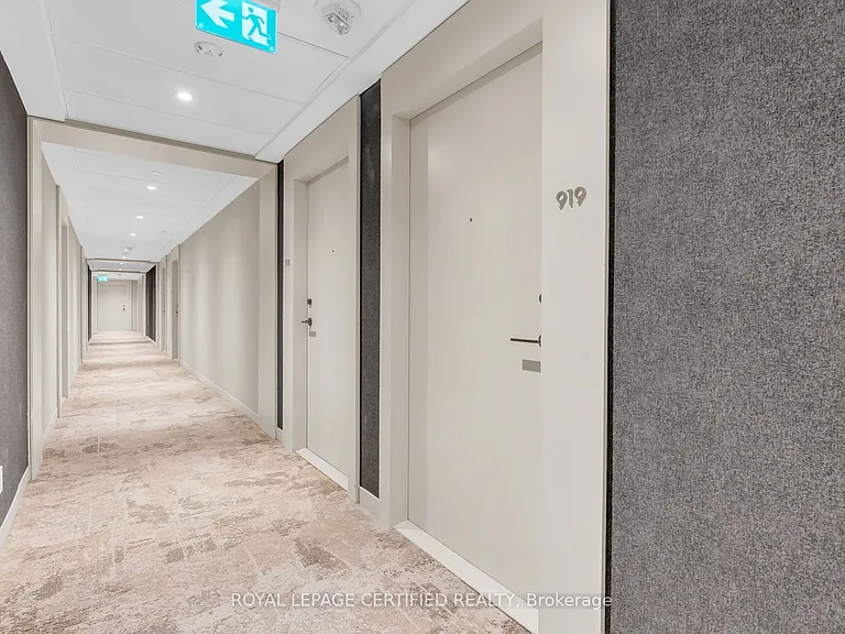 2020 Bathurst St #919 — Photo 4