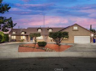 13420 Waco Dr, Apple Valley, CA 92308
