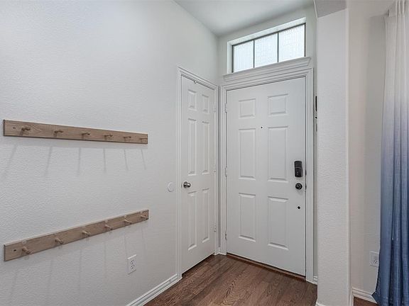 5th image of 1025 Grey Fox Dr