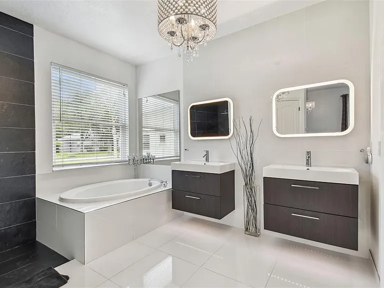 8208 Pinewood Run Ct — Photo 10