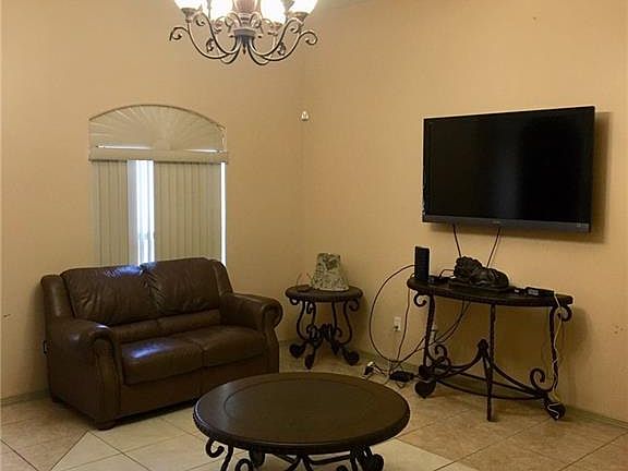 4th image of 2509 Hibiscus Dr