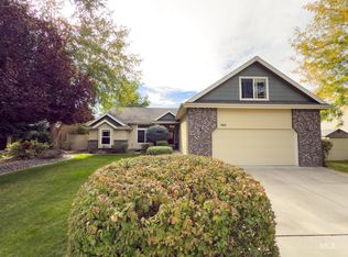 1067 W Yosemite Dr, Meridian, ID 83642
