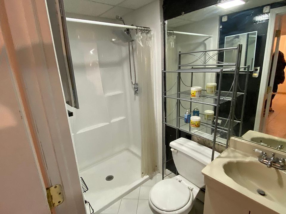 2nd image of 2411 Dorsey St Floor 1
