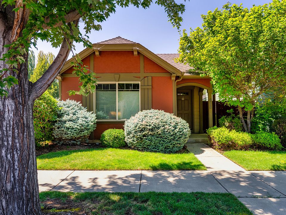 1st image of 417 NW 27th St