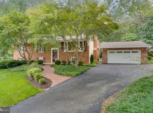 6820 Autumn View Dr, Sykesville, MD 21784