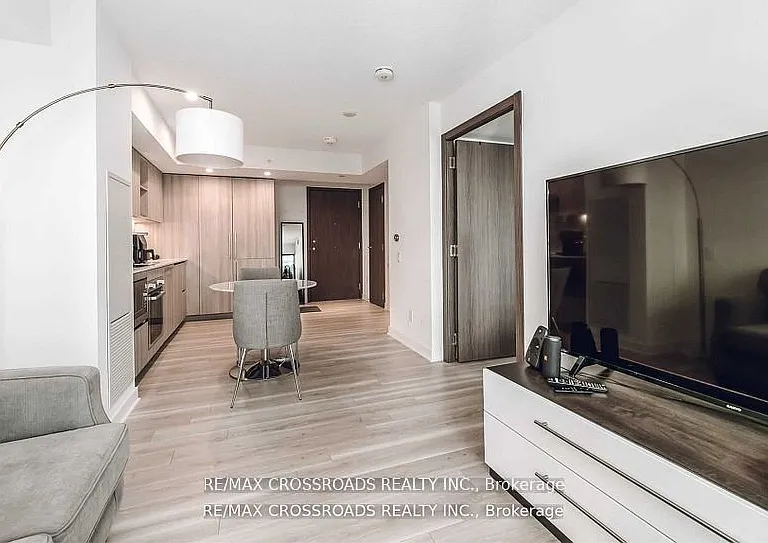 17 Bathurst St #1508 — Photo 7