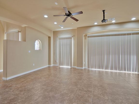 5th image of 2531 Mateo Pl