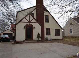 816 SW Gage Blvd, Topeka, KS 66606