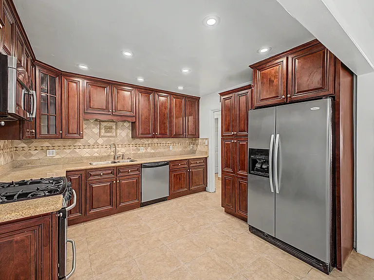 6138 N 15th Ave — Photo 10