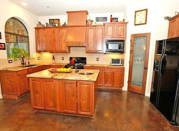 5th image of 200 W Bartlett Dr