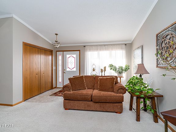 4th image of 418 Crestwood Ct SE