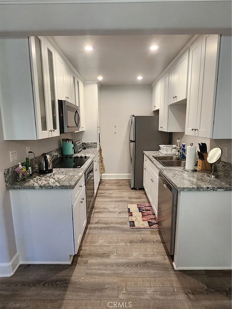 1 bed, 691 sqft, $2,750 — Photo 2