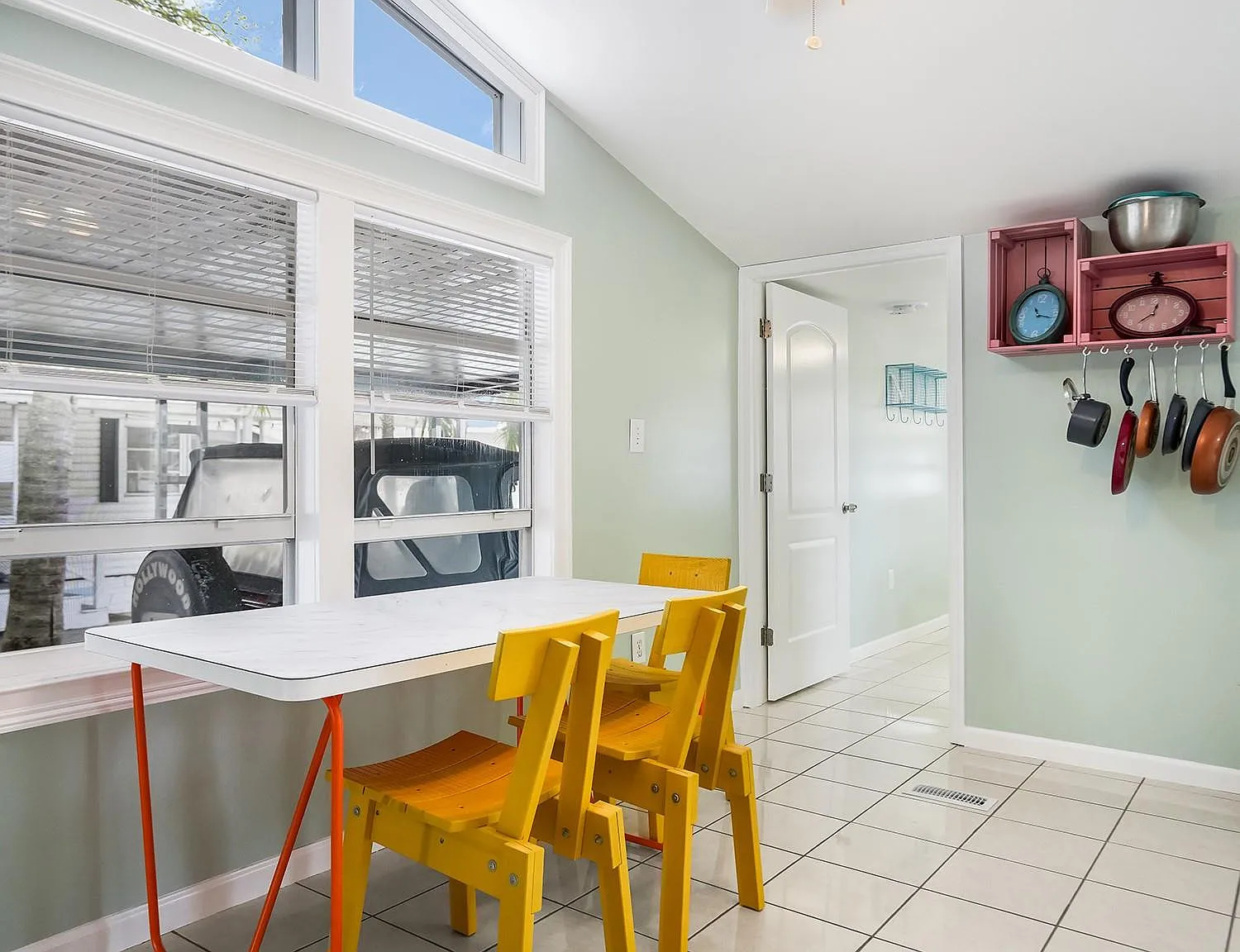 2 bed, 2.0 bath, 798 sqft, $2,100 — Photo 3