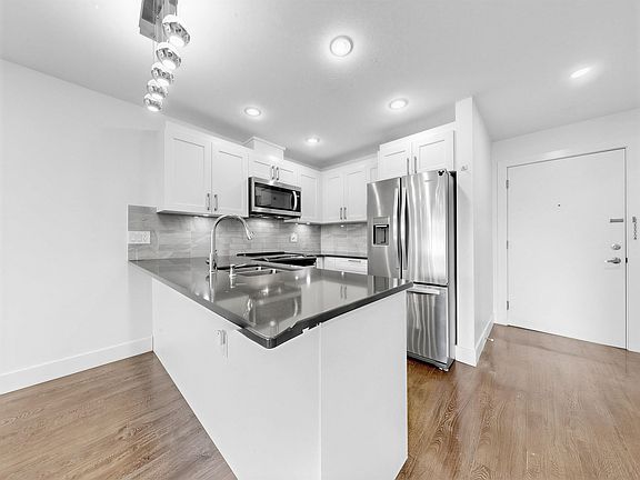 4th image of 1990 Westminster Ave #401
