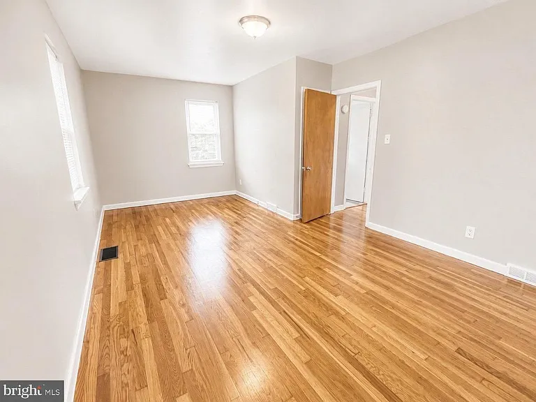 808 Delaware Ave — Photo 7
