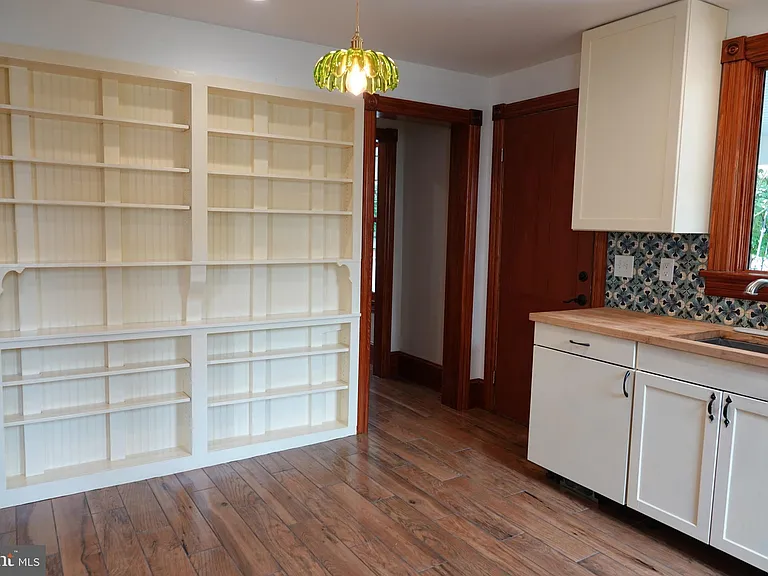 36 Hart Ave — Photo 10