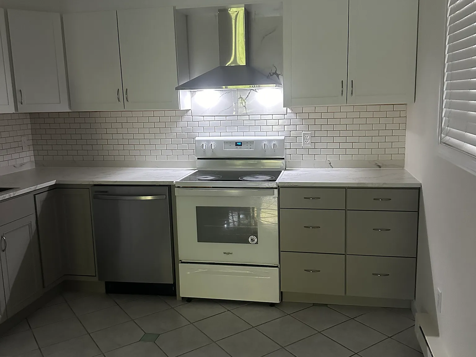 405 Fox Run Lane — Photo 4