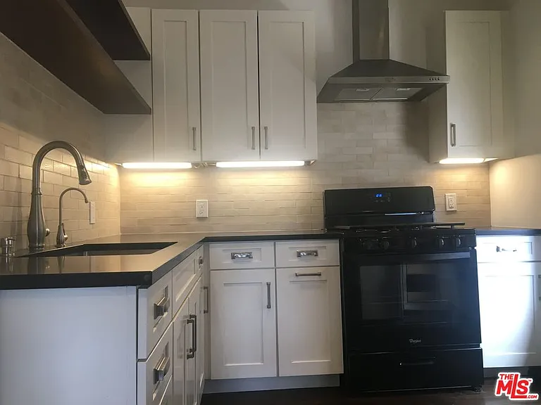 2121 James M Wood Blvd #201 — Photo 7