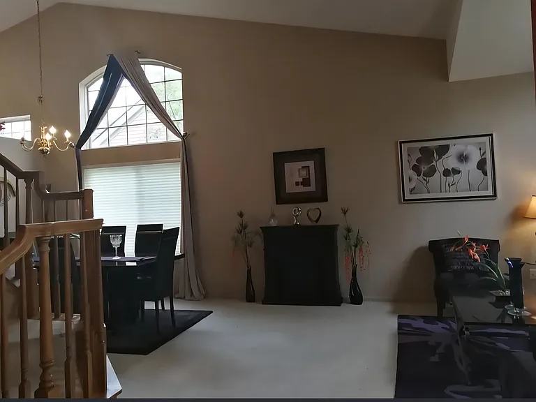 5689 Versailles Ave — Photo 35