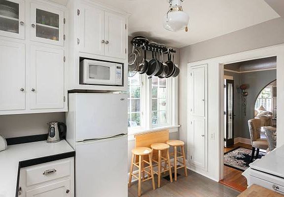 Light and Bright Kitchen