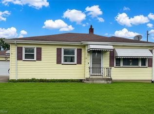 525 W Omar St, Struthers, OH 44471