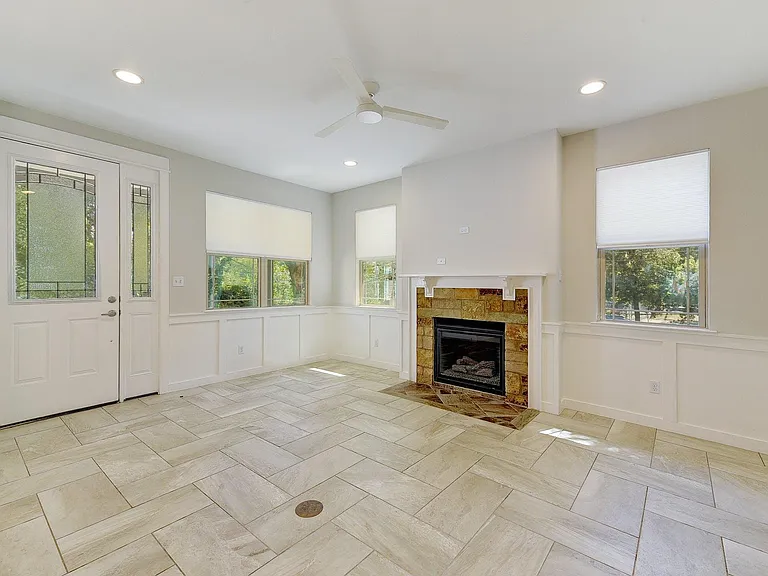 2204 Schriber St #B — Photo 5