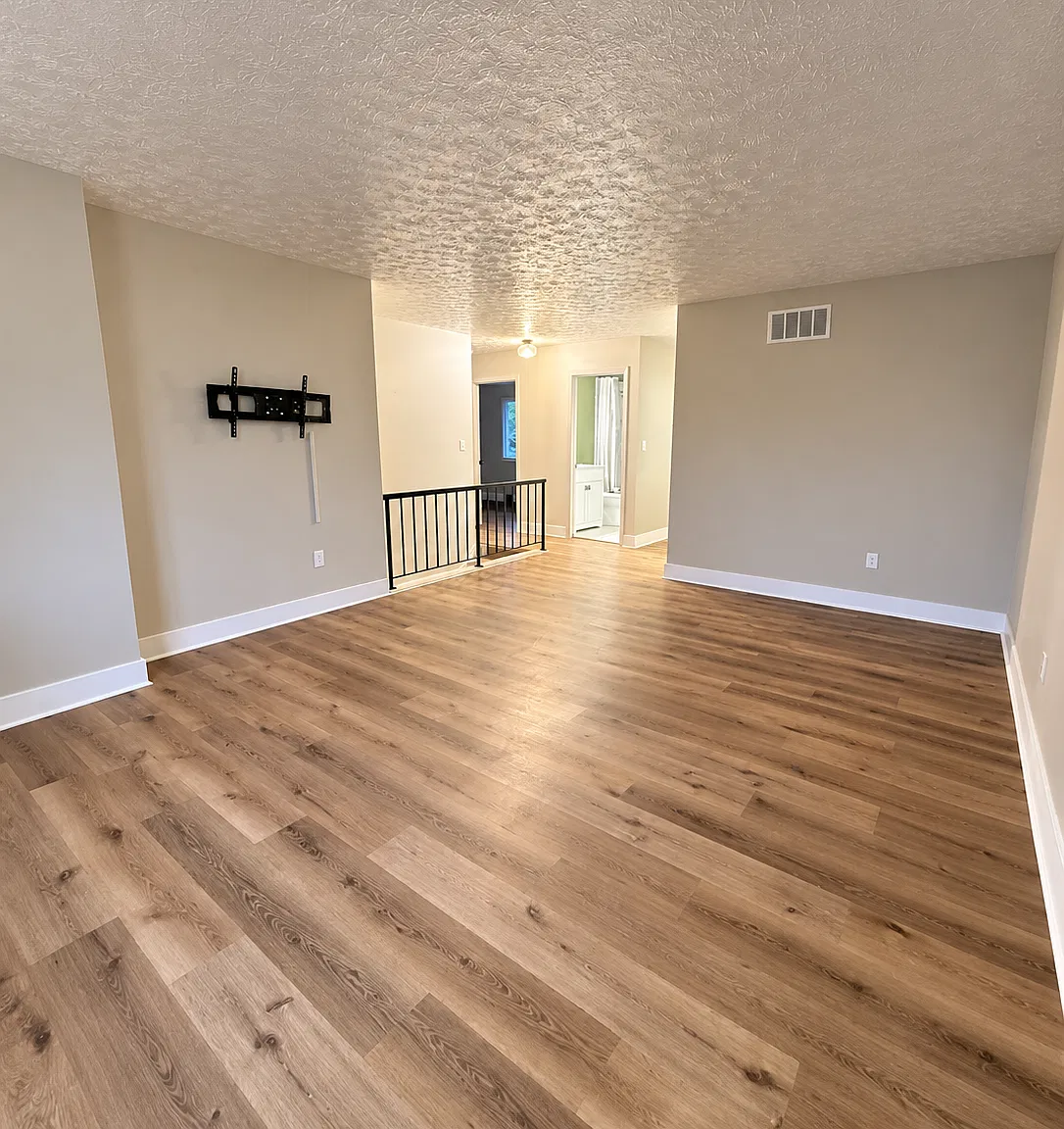 2 bed, 1.5 bath, 1479 sqft, $1,800 — Photo 3